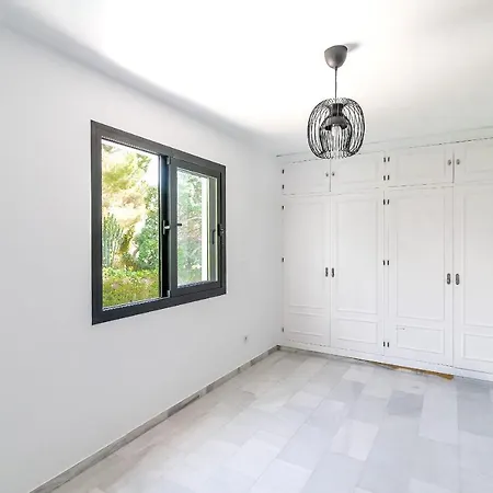 4 Bdrms Charming 3 Palms In Elviria, Sea Views! *